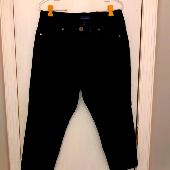 Bandolino Denim - Bandolino Jean Capris. Black. Missy. Size 12